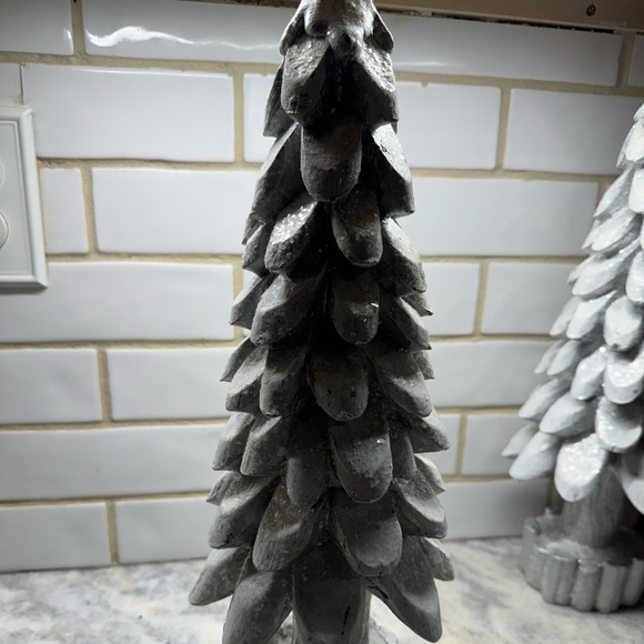 White Ceramic Christmas Tree Decoration - Picture 1 of 3